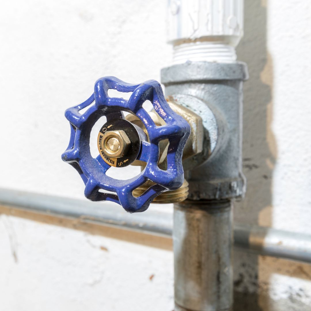 Isolating the water supply at the valve