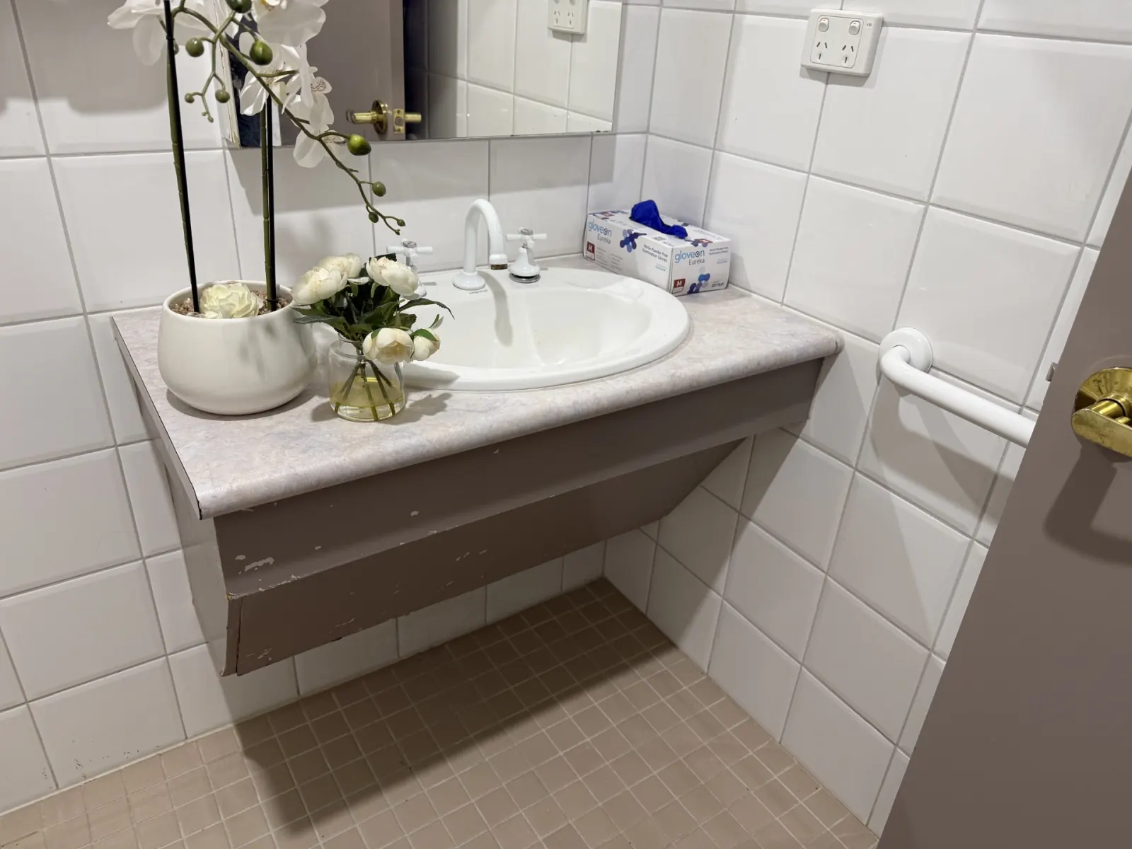 Bathroom vanity upgrade - Plumbing commercial maintenance project